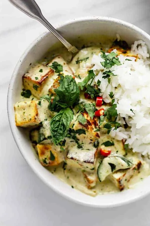 https://choosingchia.com/jessh-jessh/uploads/2019/02/Thai-green-curry-tofu-4.jpg