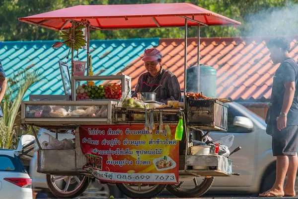 https://siam.recipes/cdn/shop/articles/som-tam-thai-green-papaya-salad-109370_grande.jpg?v=1697794646