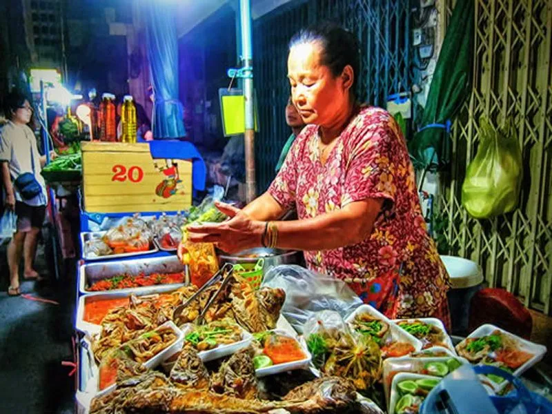 https://cdn3.tropicalsky.co.uk/images/800x600/street-food-in-thailand.jpg