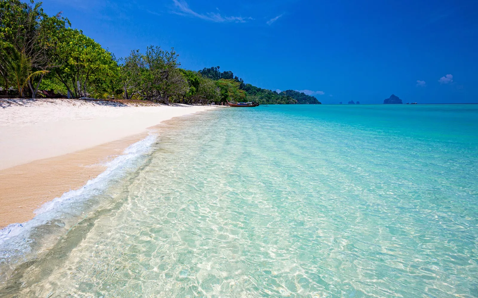 https://www.worldbeachguide.com/photos/koh-kradan-thailand.jpg
