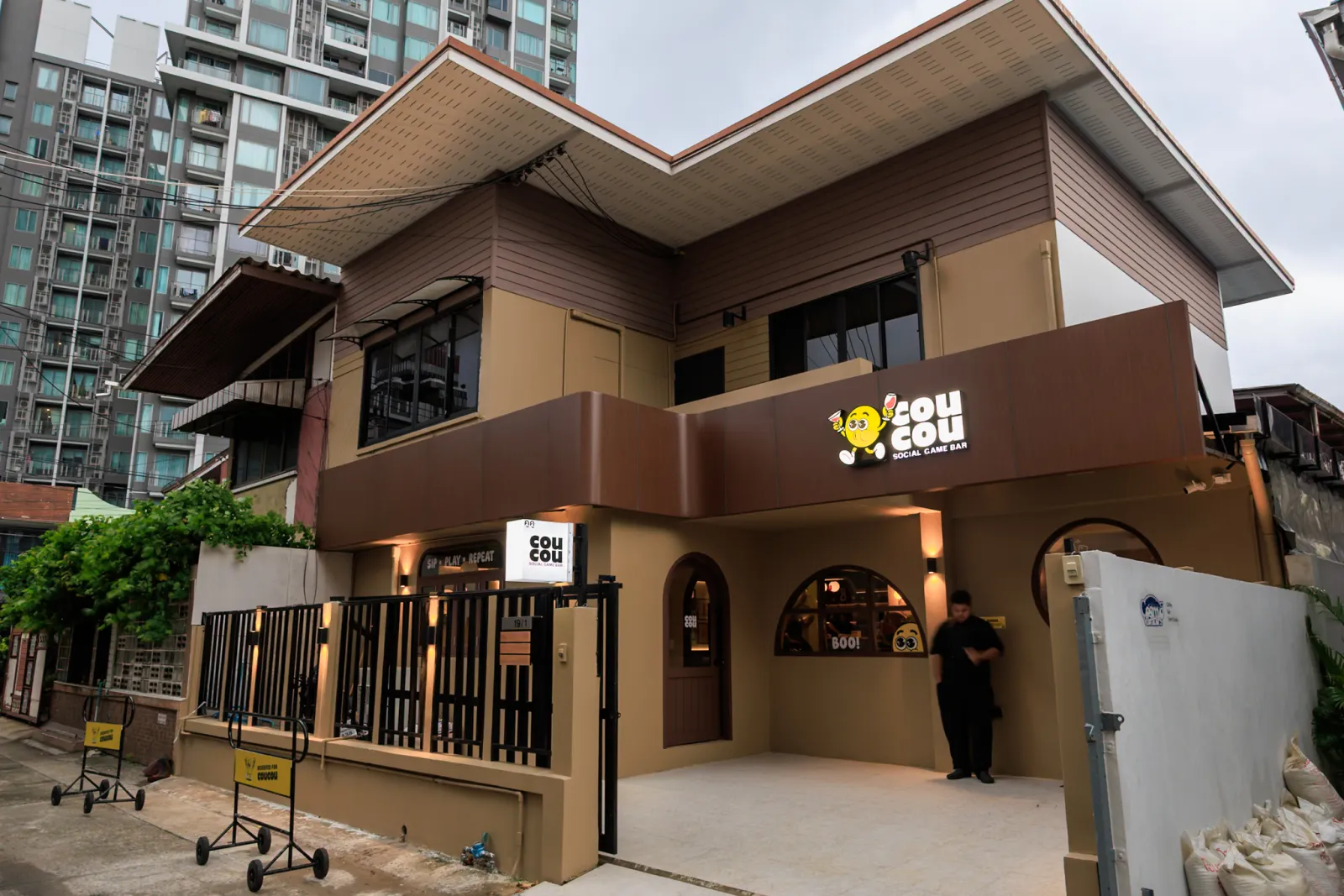 COUCOU Social Game Bar & Cafe