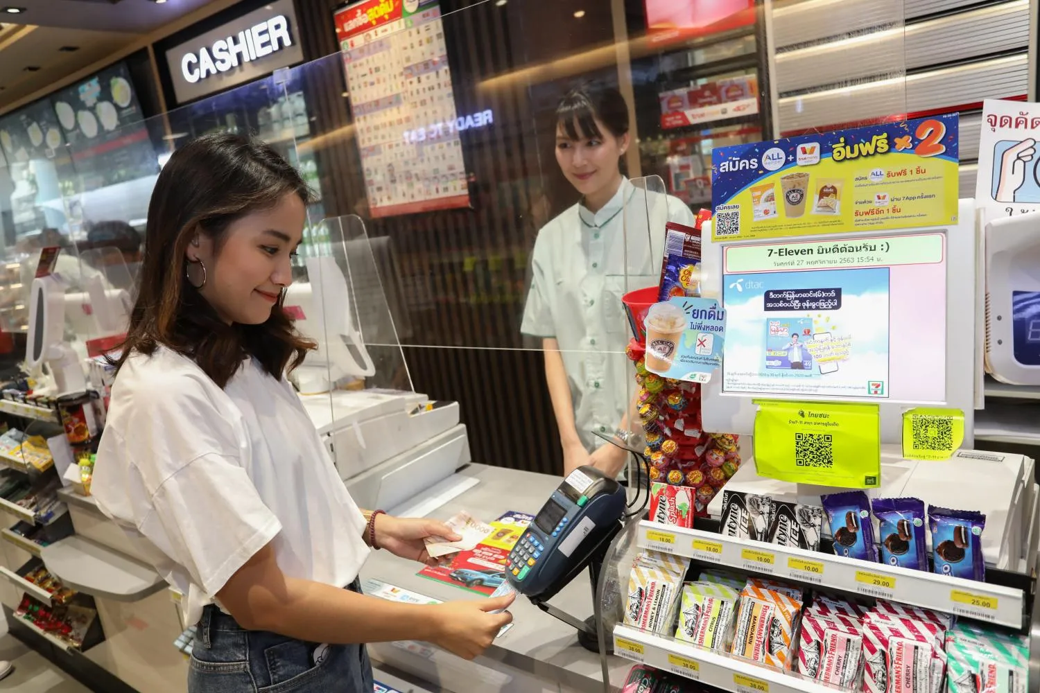 Can foreigners buy SIM cards at 7-Eleven in Thailand